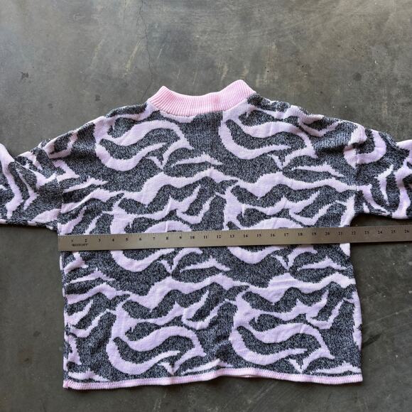 Adele Simpson Sweater Women's Pink Gray Tiger Stripe Long Sleeve - No Size Tag - Picture 8 of 10